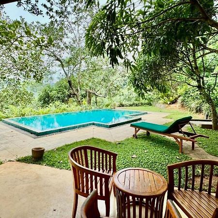 Aqua Dunhinda Villa Kandy Bagian luar foto