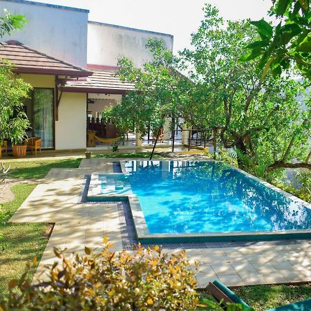 Aqua Dunhinda Villa Kandy Bagian luar foto