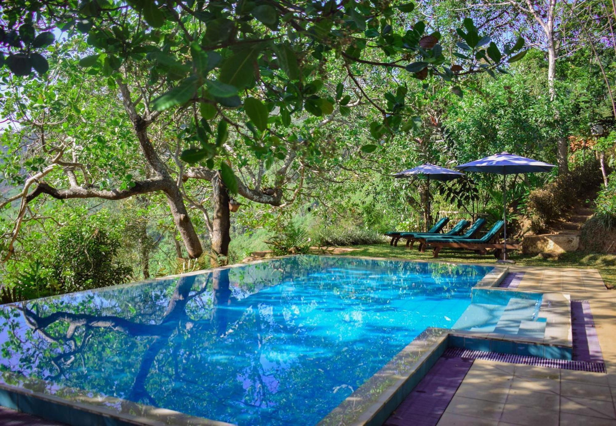 Aqua Dunhinda Villa Kandy Bagian luar foto