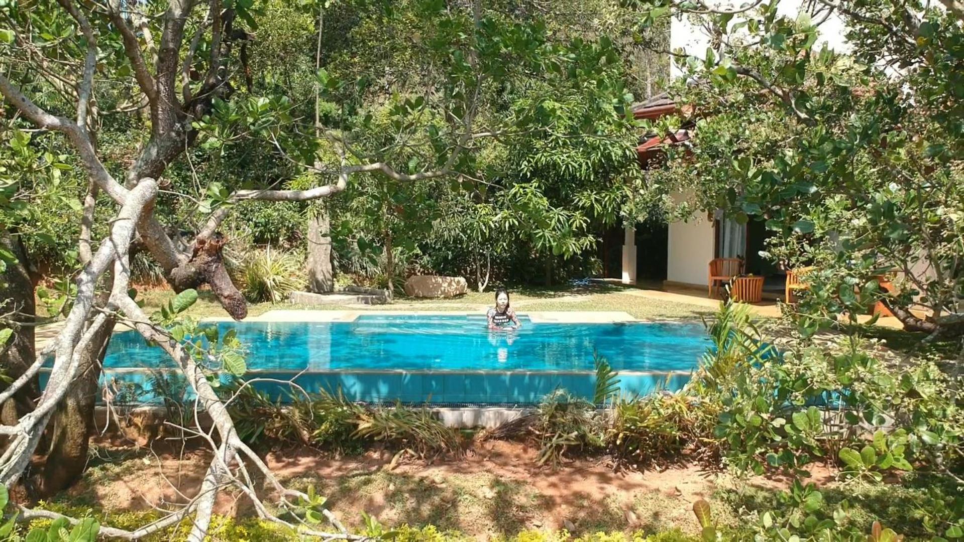 Aqua Dunhinda Villa Kandy Bagian luar foto