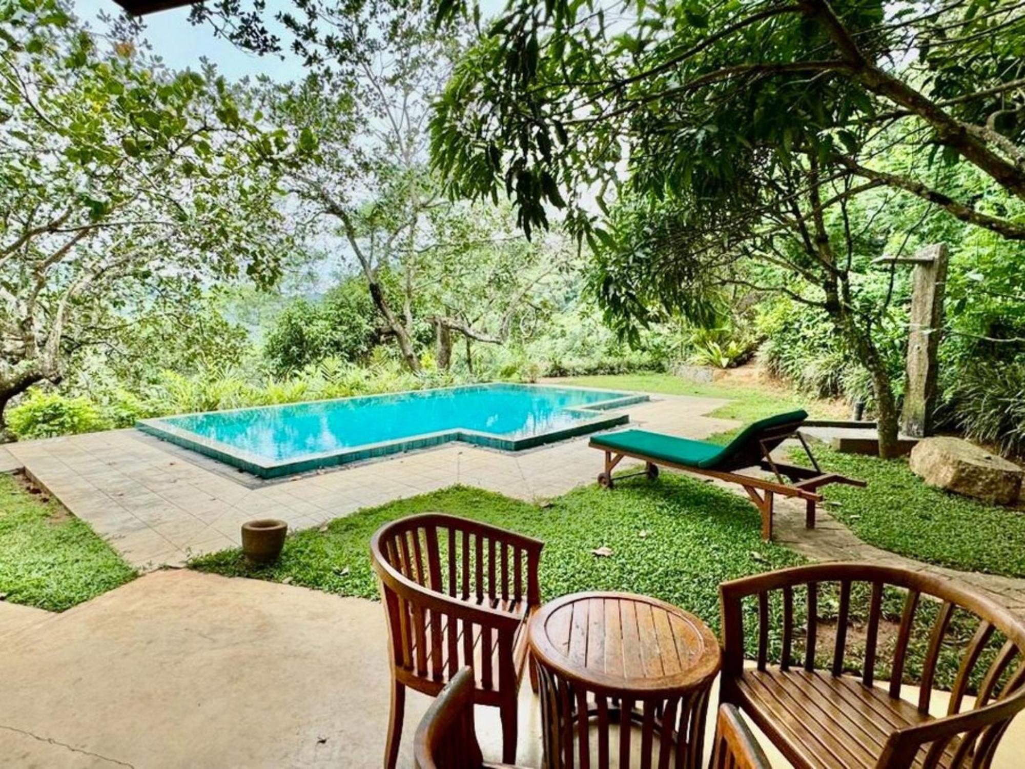 Aqua Dunhinda Villa Kandy Bagian luar foto