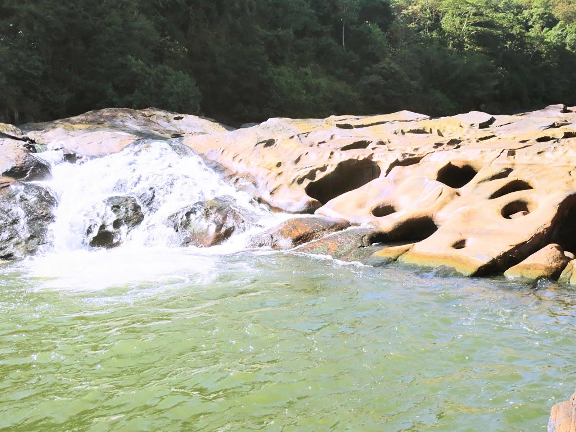Aqua Dunhinda Villa Kandy Bagian luar foto