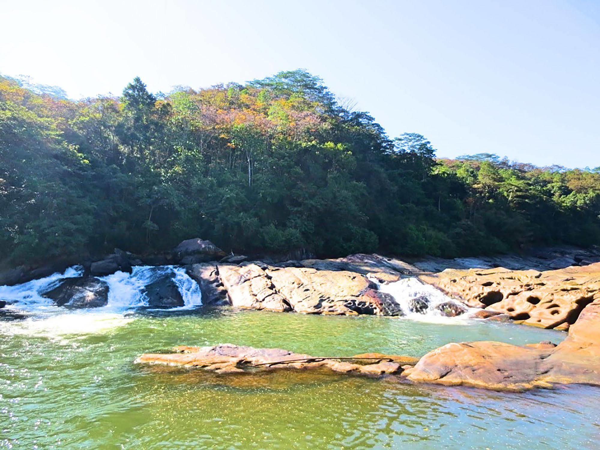 Aqua Dunhinda Villa Kandy Bagian luar foto