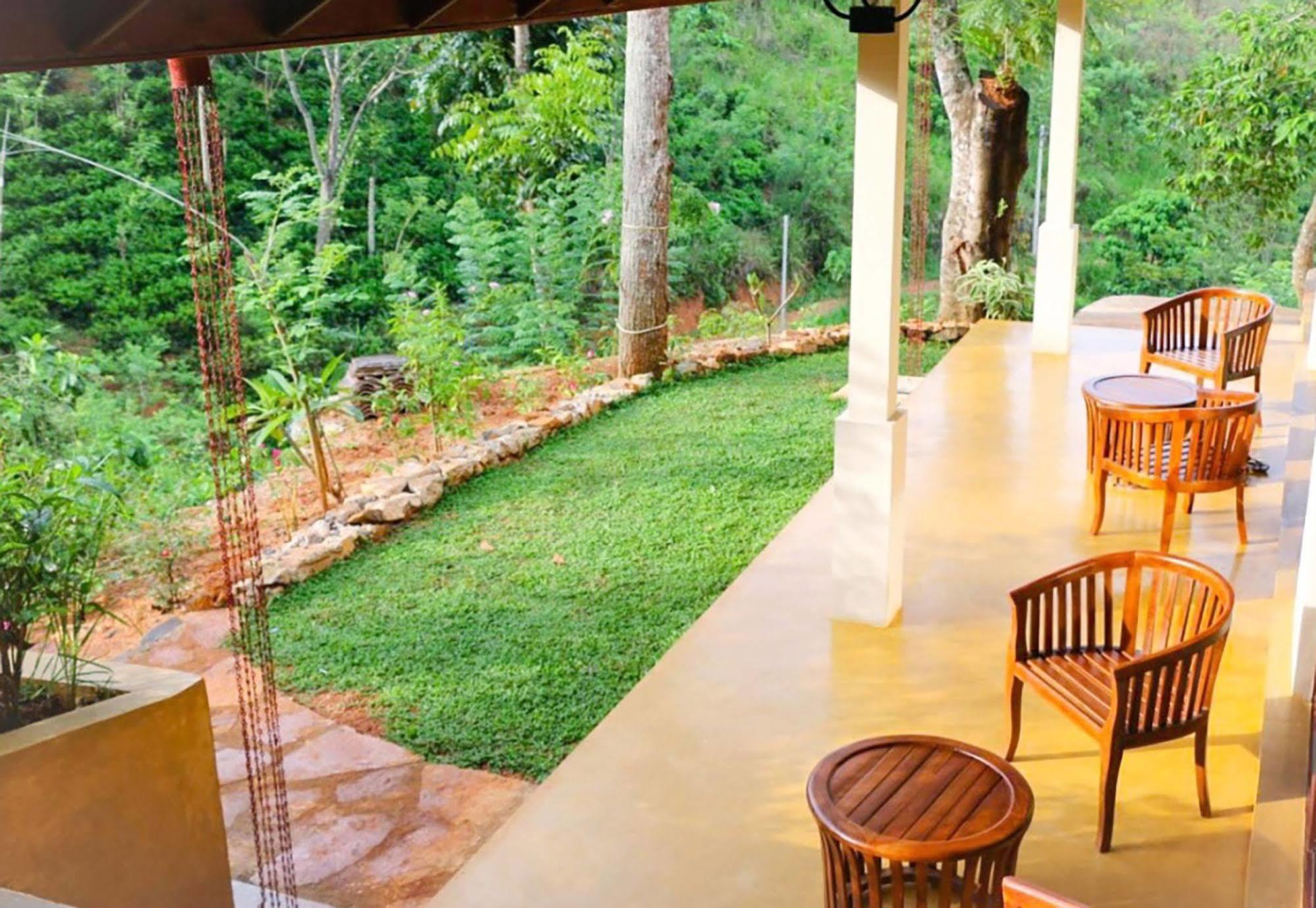 Aqua Dunhinda Villa Kandy Bagian luar foto