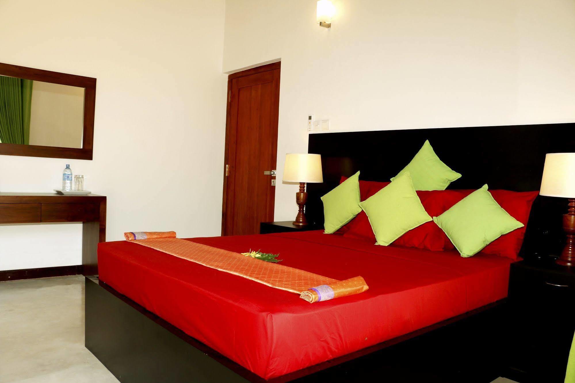 Aqua Dunhinda Villa Kandy Bagian luar foto